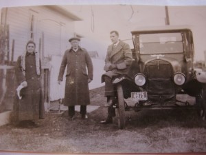John Thomas, his wifr Sarah Jane and son Tertius in Canada circa 1929